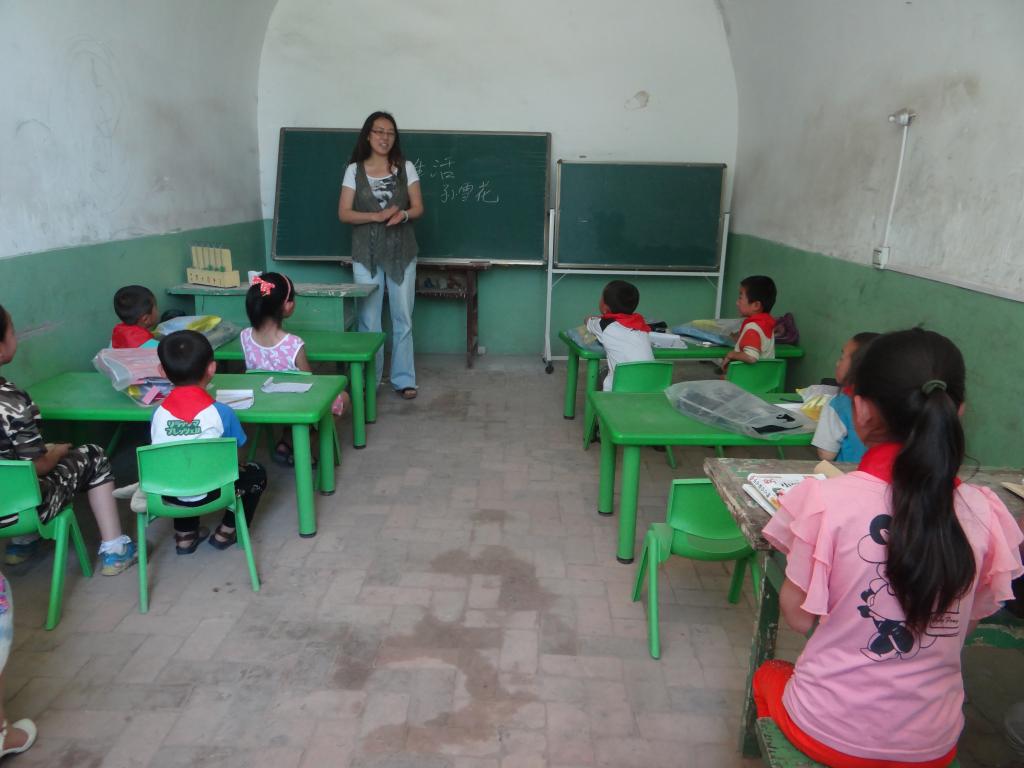 Bsports必一体育教师孙雪花为全体员工作《化学与生活》科普讲座