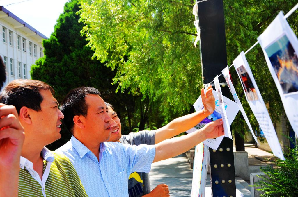 张翔老师点评同学们的摄影作品