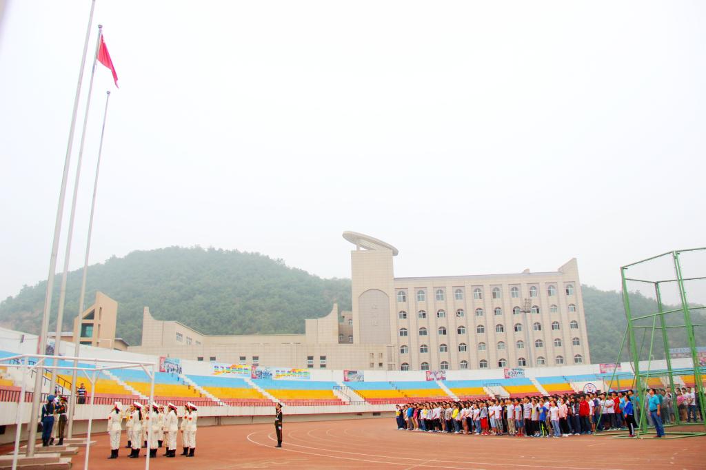 公司升国旗全景