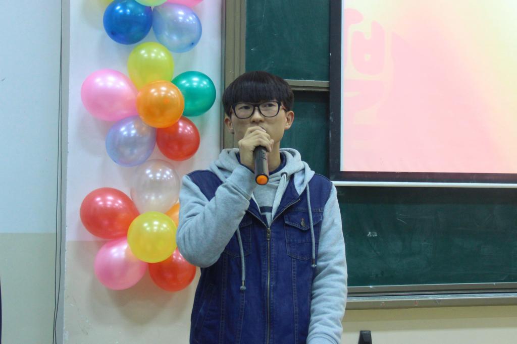 生活部部长张沛主持此次动员大会