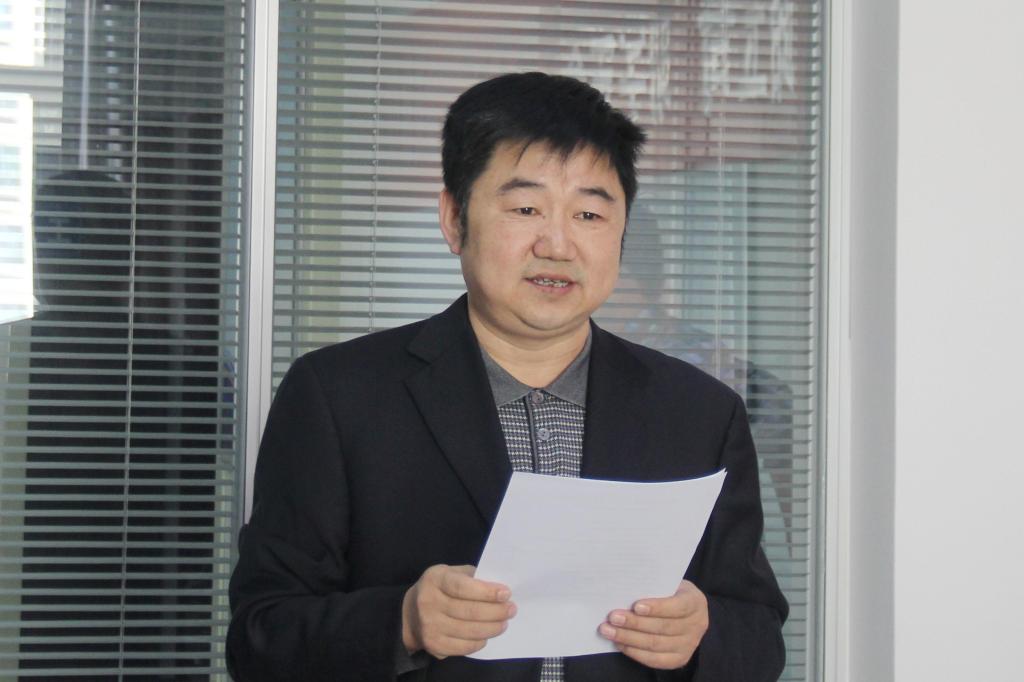 化工公司党委书记舒永安老师主持会议